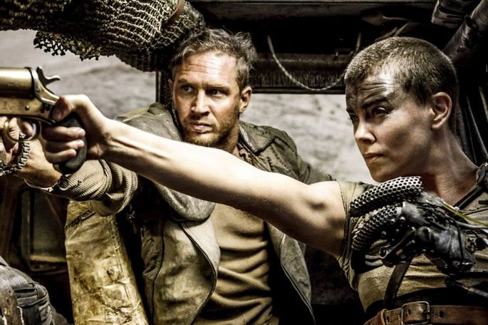 Mad Max: Estrada da Fúria é dirigido por George Miller, e escrito por Miller, Brendan McCarthy, e Nico Lathouris. Estrelado por estrelado por Tom Hardy, Charlize Theron, Nicholas Hoult, Hugh Keays-Byrne, Rosie Huntington-Whiteley, Riley Keough, Zoë Kravitz, Abbey Lee, e Courtney Eaton
